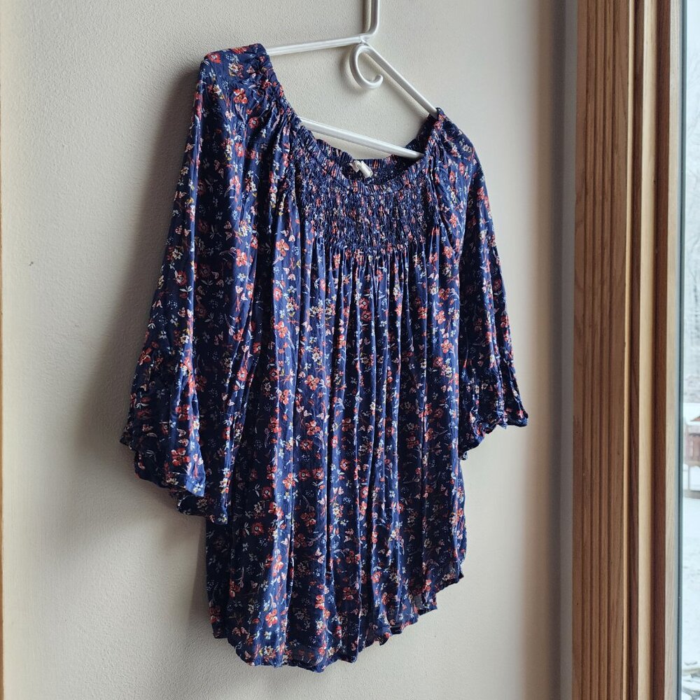 beachlunchlounge Blue Floral Ruched Blouse Size Medium - Picture 4 of 13